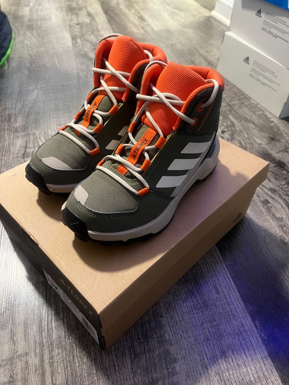 Adidas Kids Terrex AX4R Olive Green Orange High-Top Sneakers boys girls size 13k